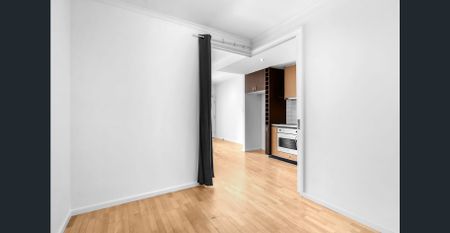 One Bedroom Plus Large Study & Carpark! - Photo 3