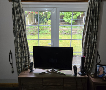 1 bedroom in a house share to rent - Photo 2