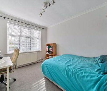 4 bedroom detached house to rent - Photo 2