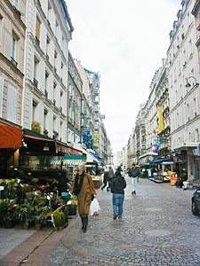 Logement à Paris, Location meublée - Photo 2