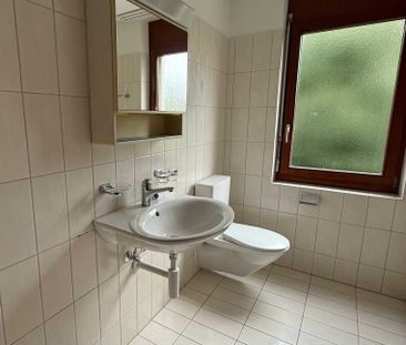 Helle 4.5-Zimmer-Wohnung mit Balkon - Photo 1