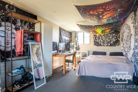 Neat & Versatile Family Home - Photo 4