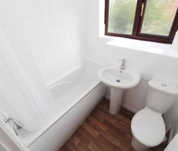 2 bedroom house to rent Mendelssohn Grove, Browns Wood, Milton Keyn... - Photo 3
