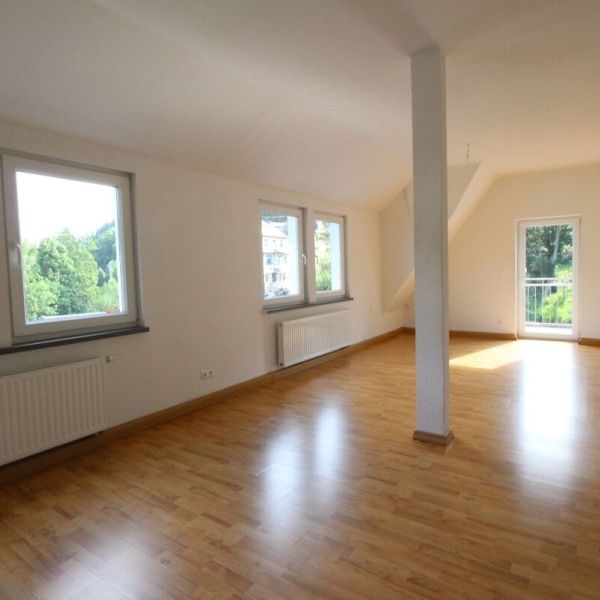 Traumhafte 3,5-Raum-Maisonette-Wohnung mit Blick aufs Schloss - Photo 1