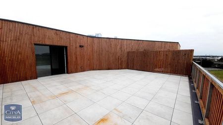 Location Appartement 4 pièces 78m² LA ROCHELLE 17000 - Photo 2