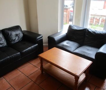 Great Apartment, 122a Fitzroy Avenue, Queens Quarter, Belfast, BT7 1HX - Photo 1