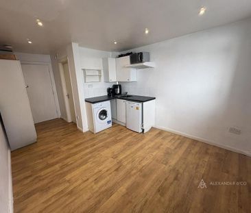 Studio to rent - Photo 3