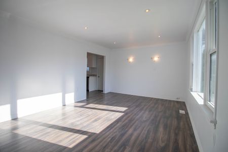 23 St. Patrick St, St. Catharines - 3 Bedroom Main Unit - Photo 2