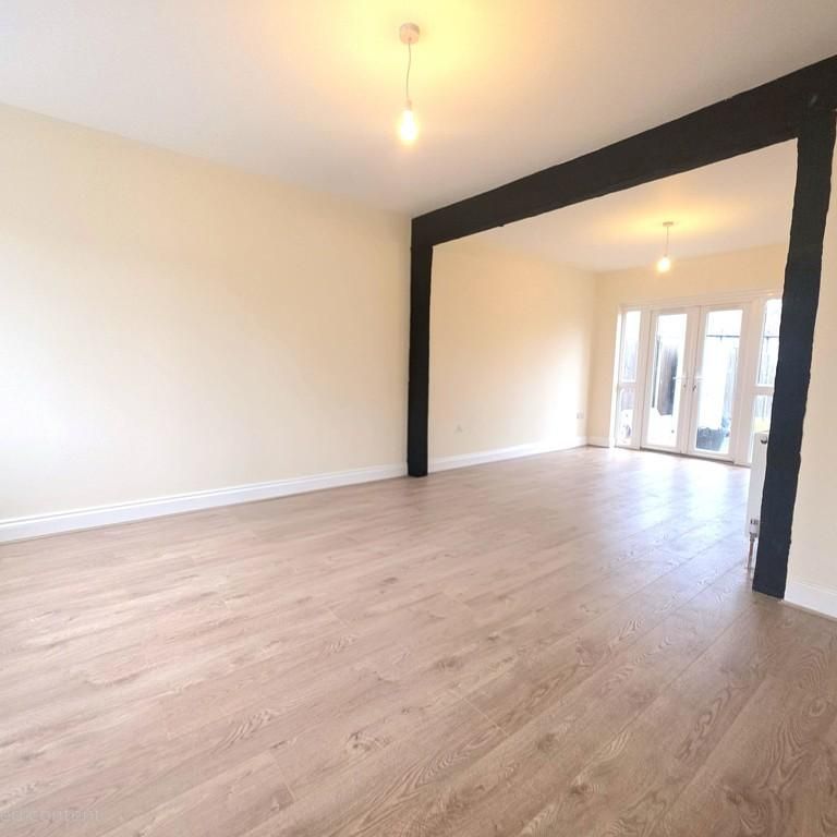 3 bedroom semi-detached house to rent - Photo 1