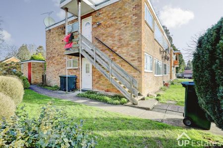 2 bedroom maisonette to rent - Photo 5