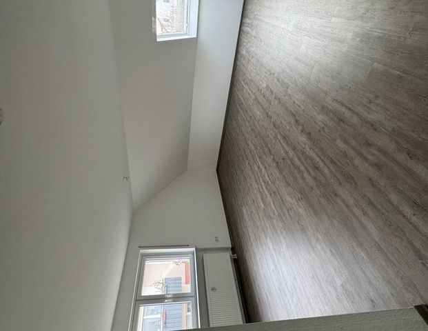 Tolle 3 Zimmer-Dachgeschoßwohnung in Sennfeld sucht neue Bewohner/innen!! - Photo 1