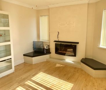 College Street, Nottingham, NG10 - Photo 1