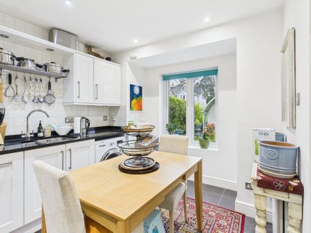 3 bedroom detached house to rent - Photo 2