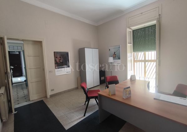 Casa a Messina in Via Cesare Battisti Messina, Battisti - Avignone