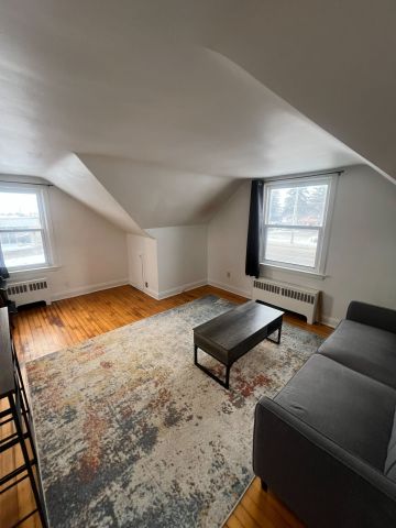 For Lease - 1843 Dundas Street, London East, Ontario - Photo 2