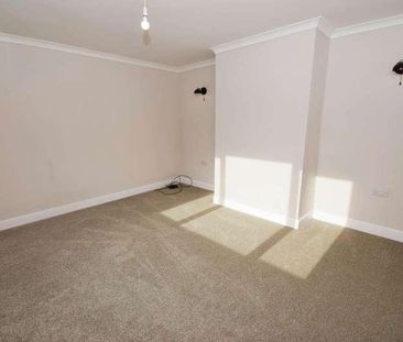 Lowfields Avenue, Eastham, CH62 - Photo 5