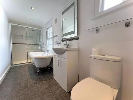 3 bedroom semi-detached house to rent - Photo 5