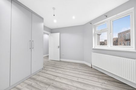 York Place, Ilford IG1 - Photo 4