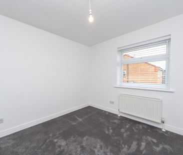 FALCON MEWS MORLEY LEEDS - Photo 2