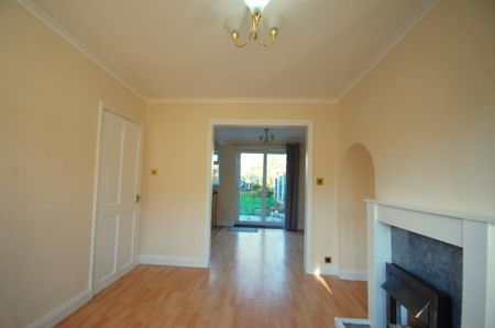 2 bedroom end of terrace house to rent - Photo 2