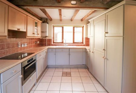 3 bedroom detached house to rent - Photo 4