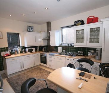 2 bedroom maisonette to rent - Photo 2