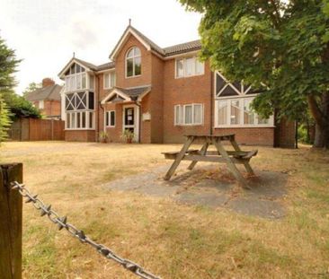 2 bedroom Flat To Let Total Size: 560 SQ FT - Photo 6
