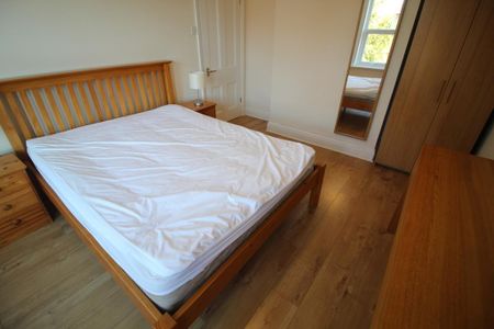 4 bedroom detached house to rent - Photo 3