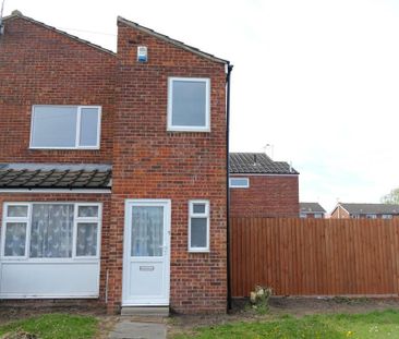 3 bedroom end of terrace house to rent - Photo 1