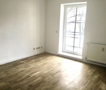 Tolle 2,5-Zimmer-Wohnung mit Tageslichtbad und Balkon - Foto 5