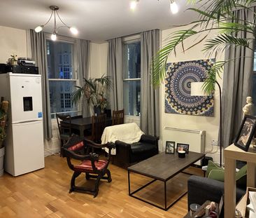 Room in a Shared Flat, Stafford Street, W1S - Photo 1