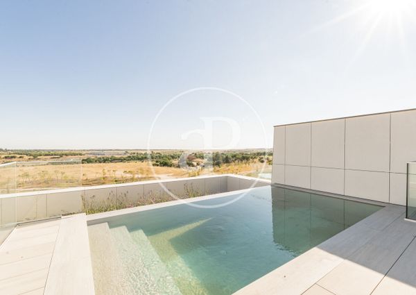 Triplex penthouse for rent in La Finca