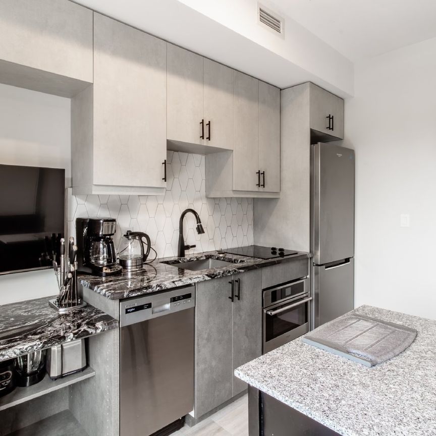 92 Hinton Avenue North - 606 - Photo 1