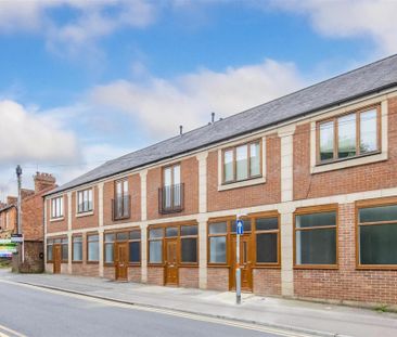 1 bed Apartment To Let - Photo 6