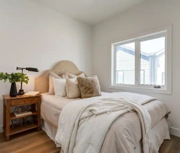 5670 - LDC2 1912 19 Avenue Northwest — Modern 3-Bedroom Townhomes i... - Photo 6