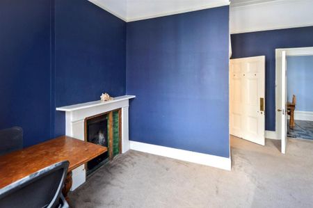 3 bedroom flat to rent - Photo 3