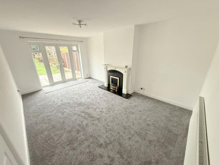 2 bedroom semi-detached bungalow to rent - Photo 4