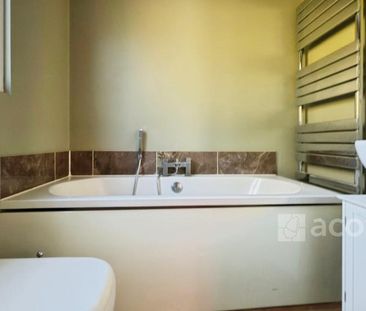 4 bedroom semi-detached house to rent - Photo 6