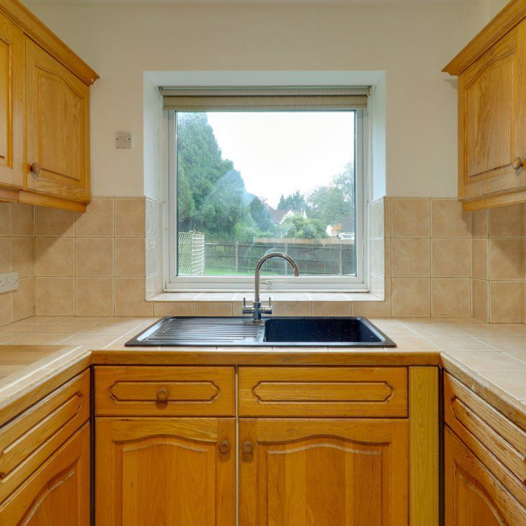 A 2 Bedroom Flat in Lansdown GL51 6PZ - Photo 1