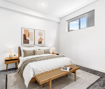 Huge internal spaces in a quiet boutique complex located within mom... - Photo 2