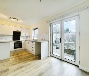 2 bedroom semi-detached house to rent - Photo 5