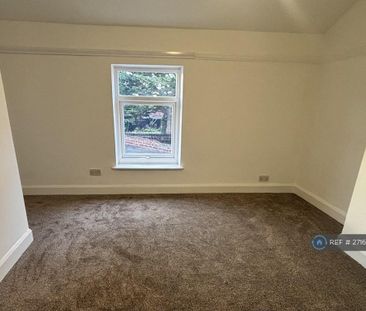 2 bedroom end of terrace house to rent - Photo 6