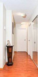 Great locations !!!luxury, furnished three bedroom, two fancy bathroom - Photo 4