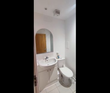 2 Bed Flat, Settlers Court, E14 - Photo 4