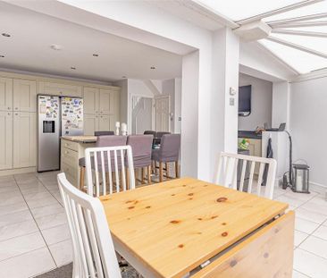 3 bedroom semi-detached house to rent - Photo 4