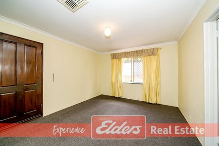 2 MASTER BEDROOMS WITH ENSUITES - LARGE PATIO AREA! - Photo 3
