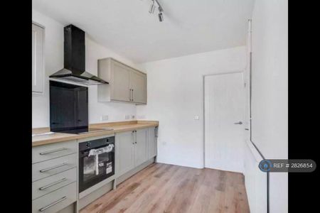 2 bedroom semi-detached house to rent - Photo 2