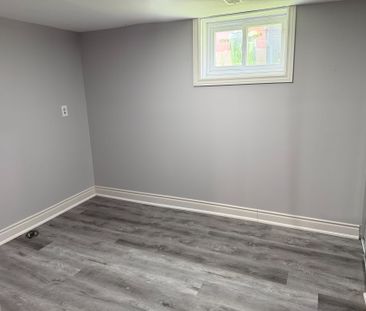 For Lease - 117B Redwater (Basement ) Drive, Toronto, Ontario - Photo 3
