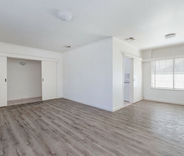 Low maintenance living between the Sea and the City! - Photo 5