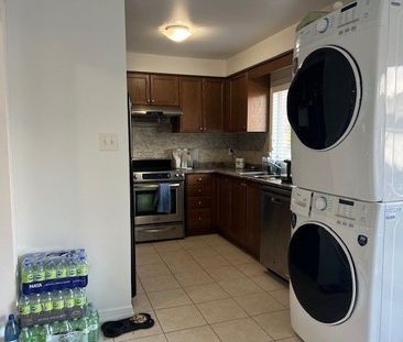 For Lease - 44 Lewis Honey Drive Unit# #Upper, Aurora, Ontario - Photo 3